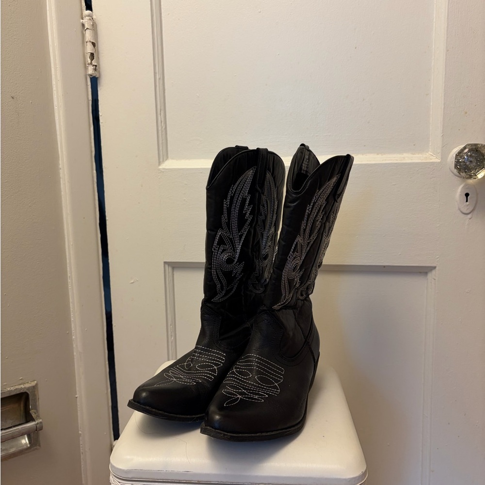 Coconuts by Matisse Black Lace Up Boots